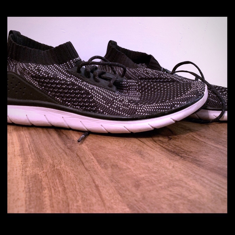 Men’s Avia sock style sneakers